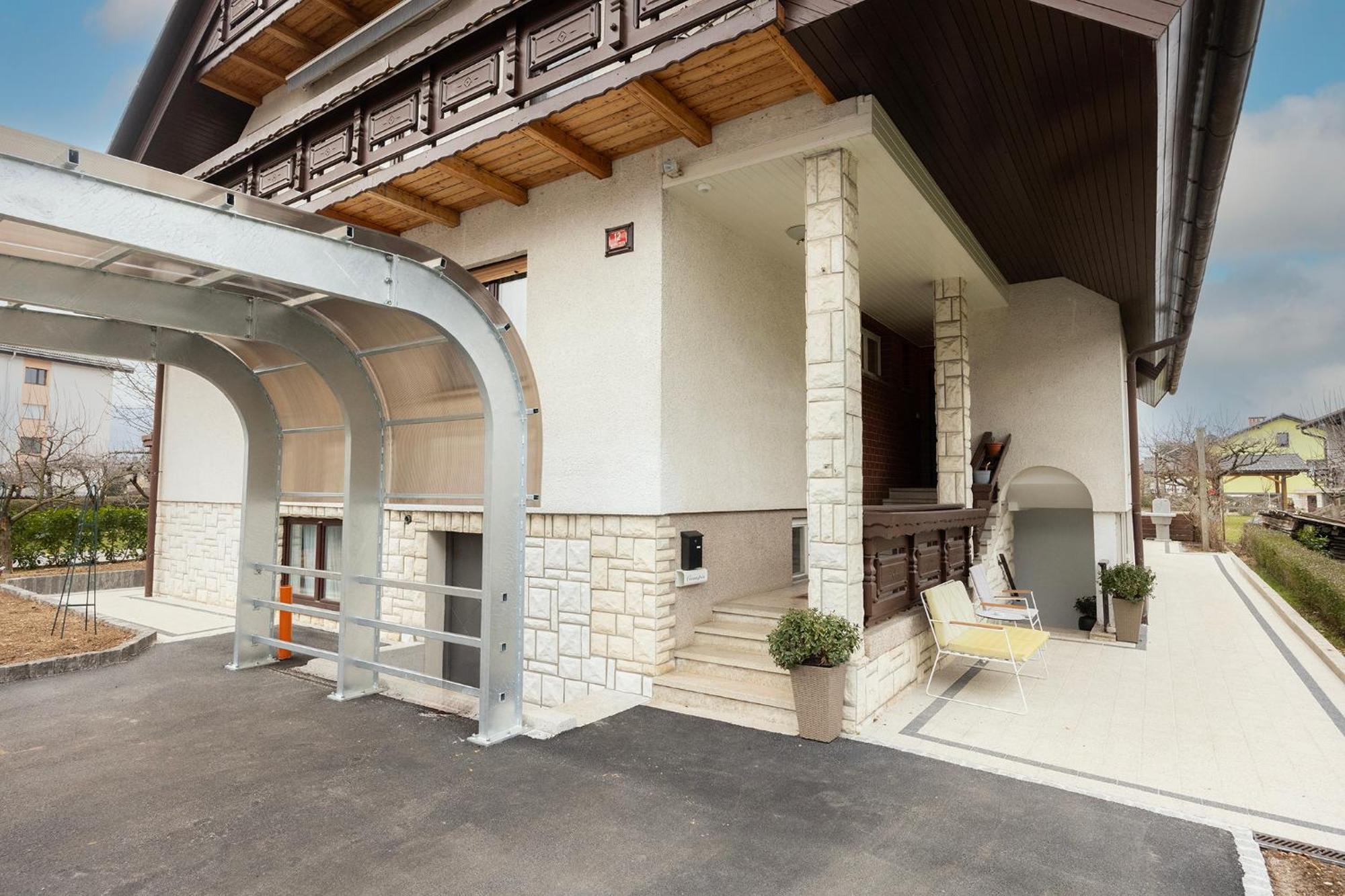 Papas Apartment Lesce  Exterior foto